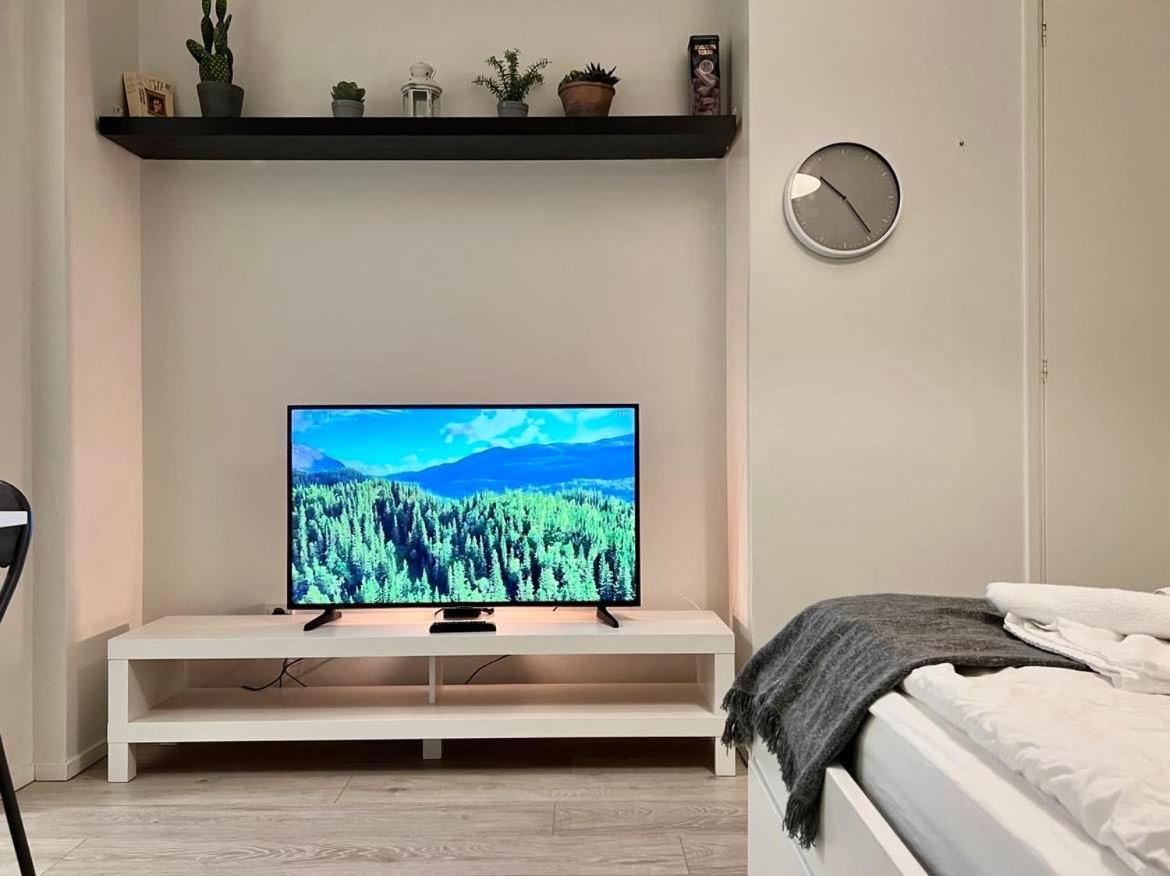 Charming Central Apartment Хельсинки Экстерьер фото